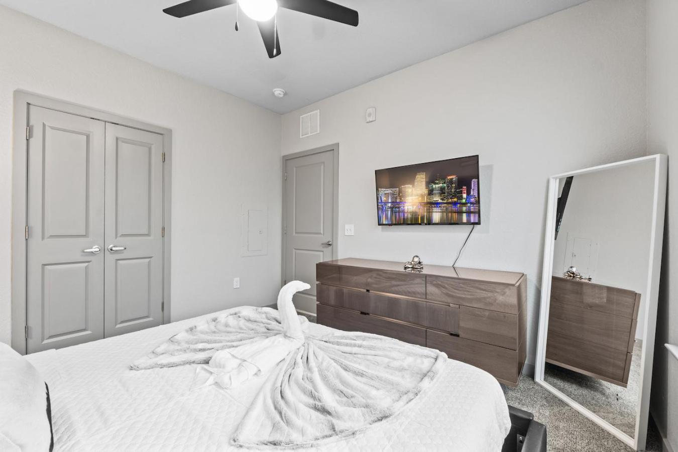 Tropicana Field 1 Bed In Downtown St Pete With Free Parking Сент-Питерсберг Экстерьер фото