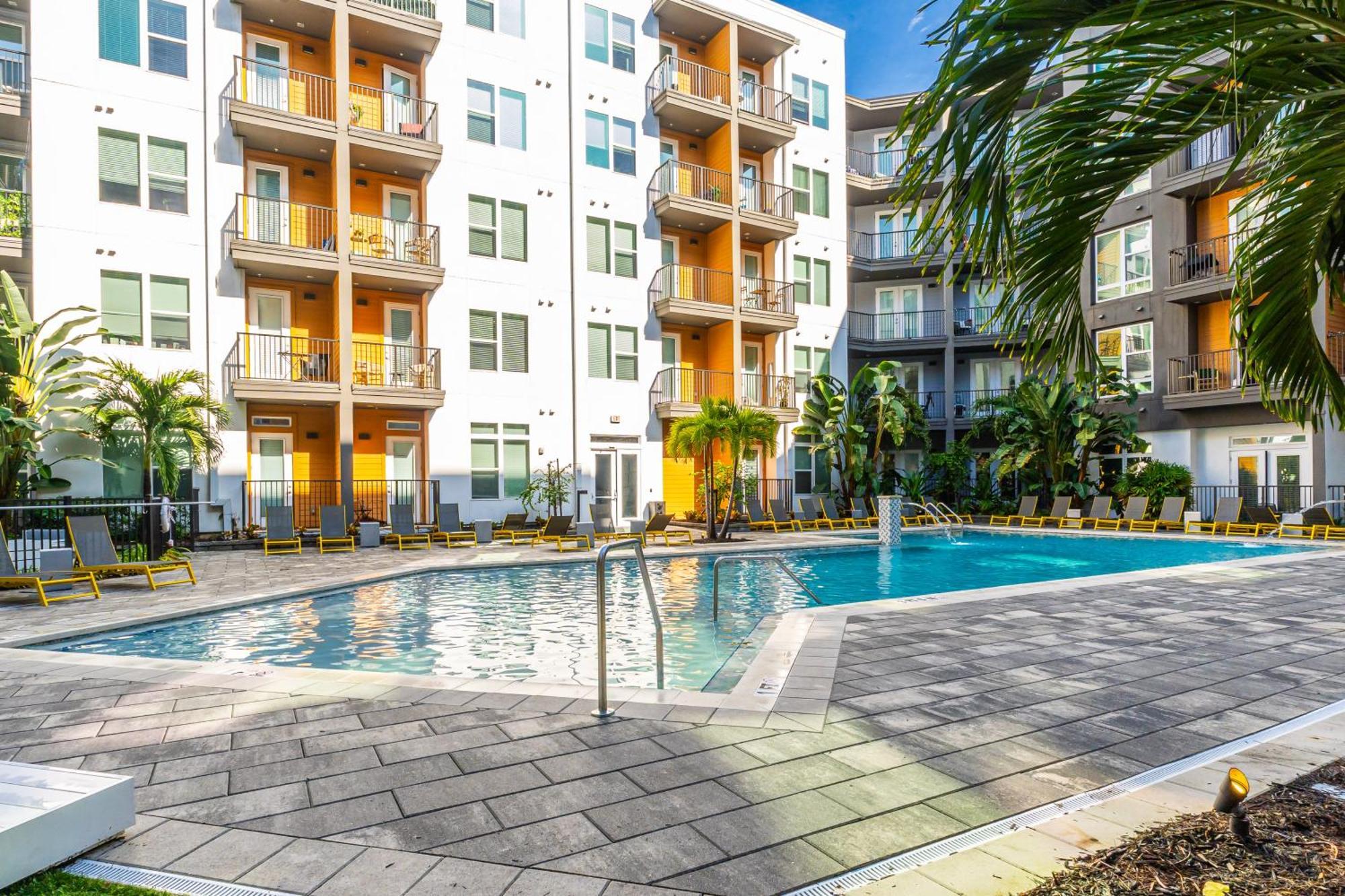 Tropicana Field 1 Bed In Downtown St Pete With Free Parking Сент-Питерсберг Экстерьер фото